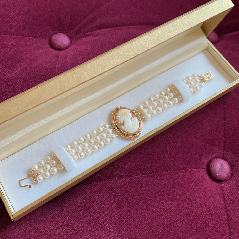Authentic Hard Stone Cameo and Genuine Pearl 3 Strand 14 Karat Gold Bracelet